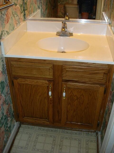 1stFloorBathroom1
